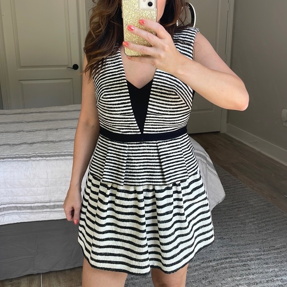 BCBG MaxAzria Black & White Stripe Mini Dress size 2 - Picture 1 of 5